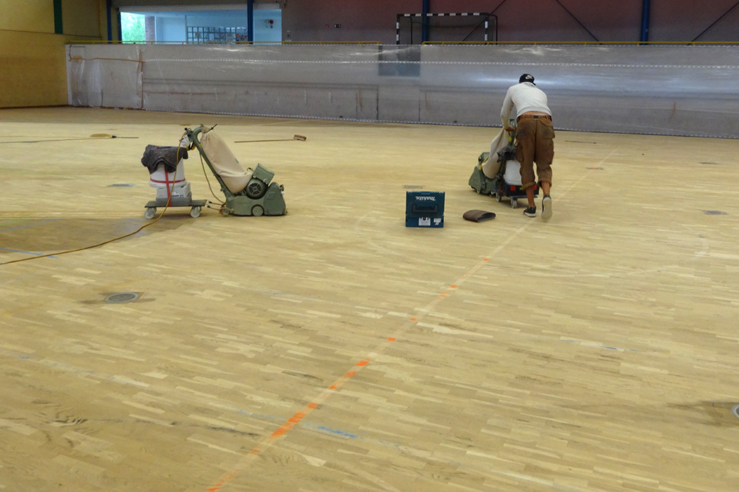 Sportboden schleifen und verlegen Berlin